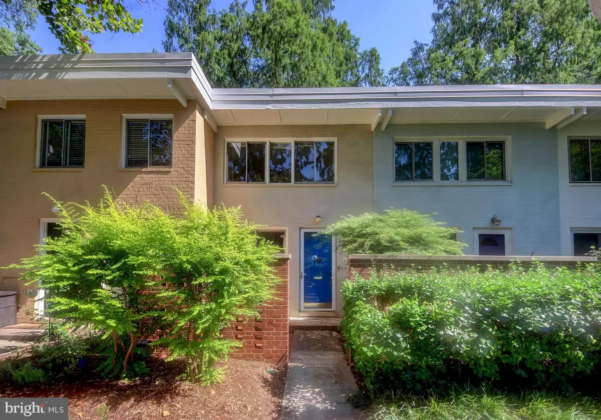 729 3rd St Sw #411, Washington, DC 20002 - #1