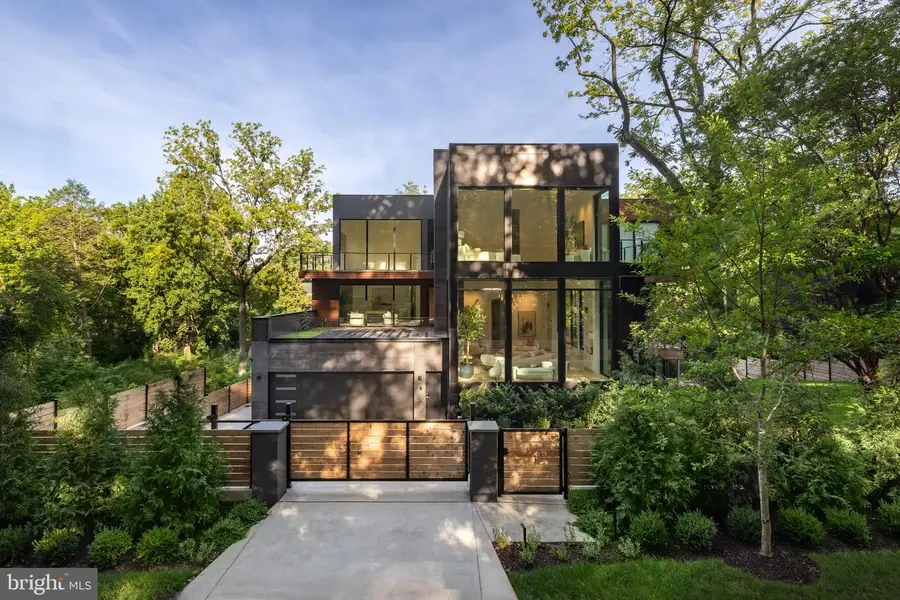 2676 Chain Bridge Rd Nw, Washington, DC 20016 - #3