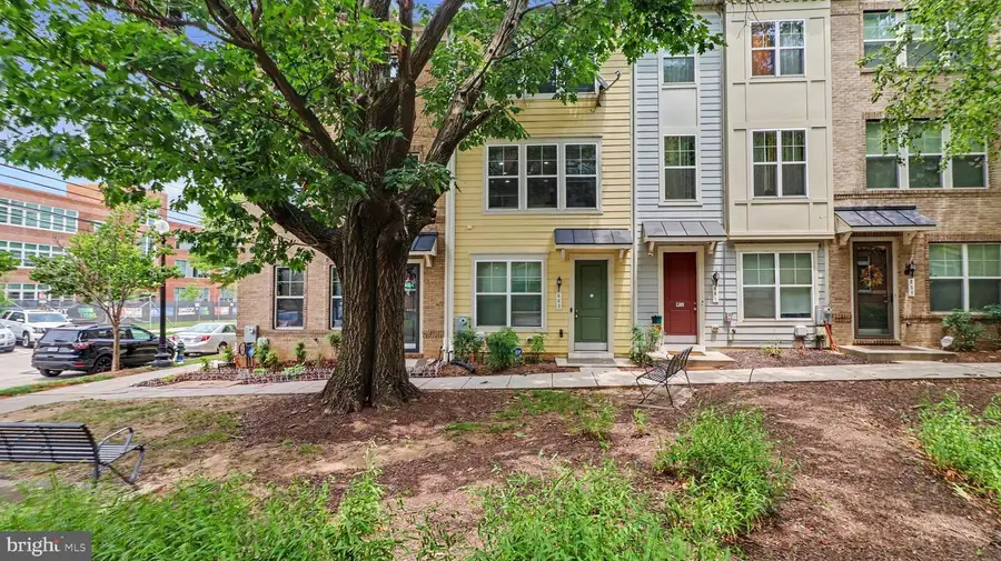663 Anacostia Ave Ne, Washington, DC 20019 - #2