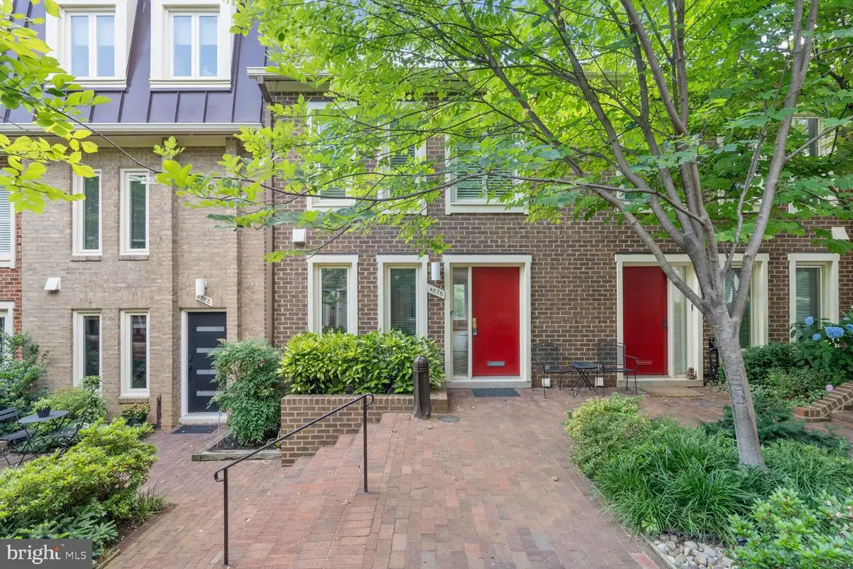 4375 Embassy Park Dr Nw, Washington, DC 20016 - #1