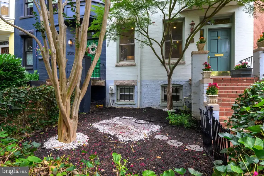 208 12th St Se, Washington, DC 20003 - #3