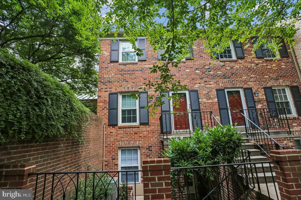 3217 Sutton Pl Nw #a, Washington, DC 20016 - #1