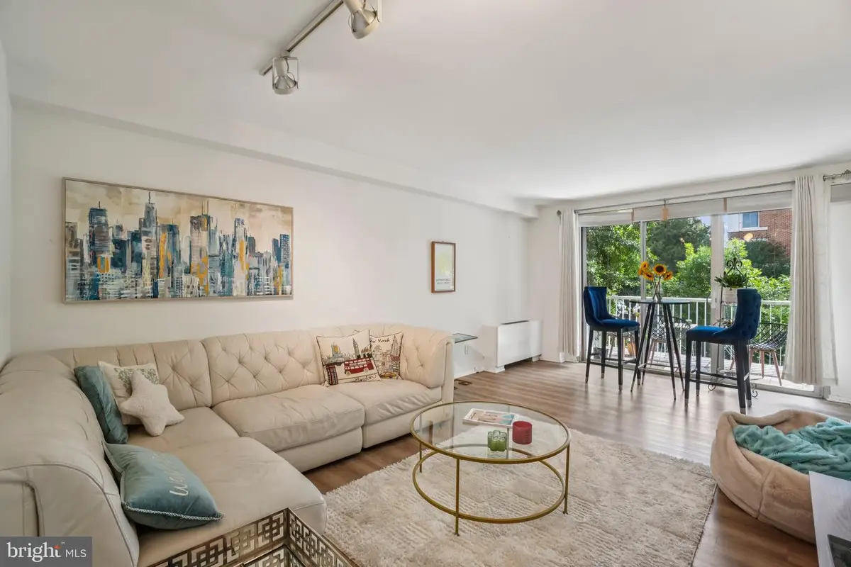 730 24th St Nw #205, Washington, DC 20037 - #1