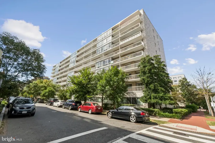 730 24th St Nw #205, Washington, DC 20037 - #2