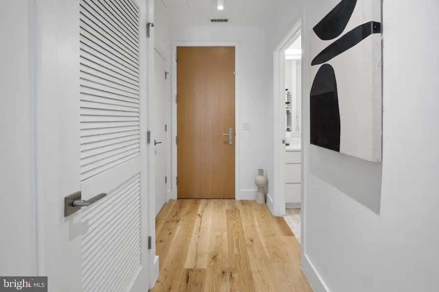 1324 E St Se #103, Washington, DC 20003 - #2