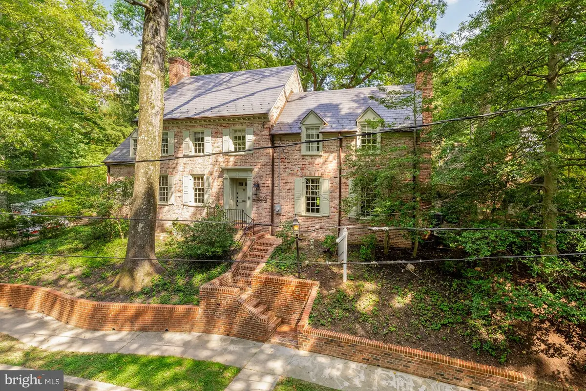 2035 Parkside Dr Nw, Washington, DC 20012 - #1