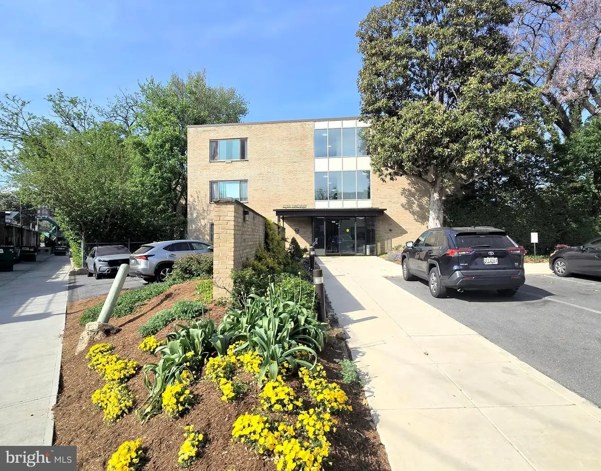 2755 Ordway St Nw #208, Washington, DC 20008 - #1