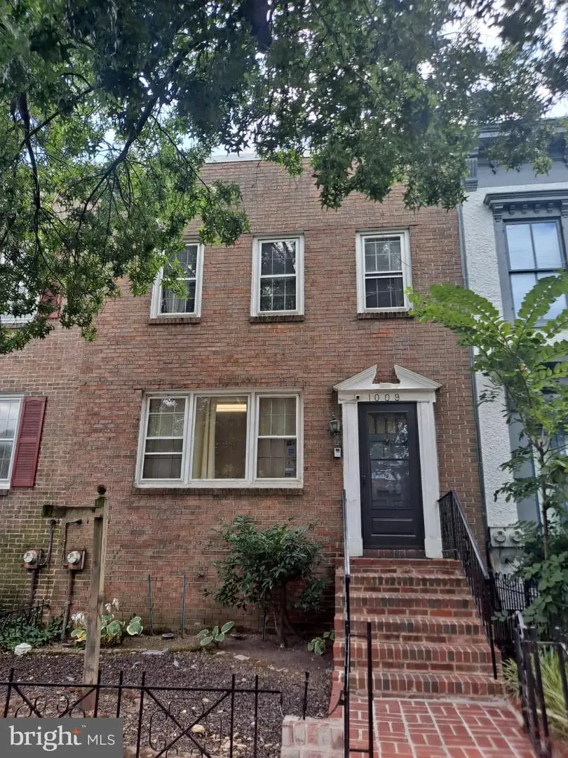 1009 E St Se, Washington, DC 20003 - #1