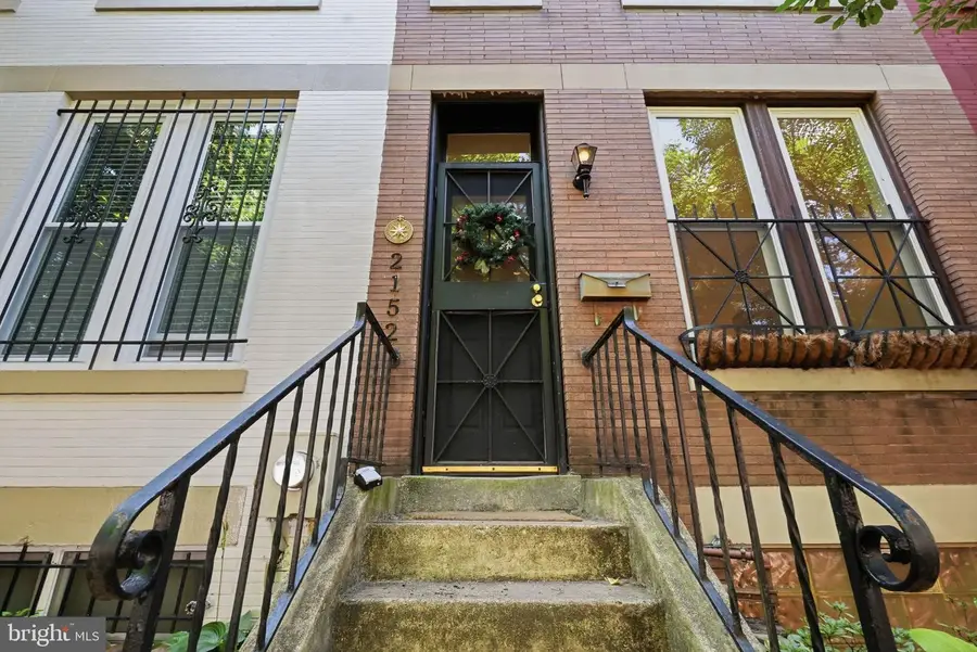 2152 Newport Pl Nw, Washington, DC 20037 - #2