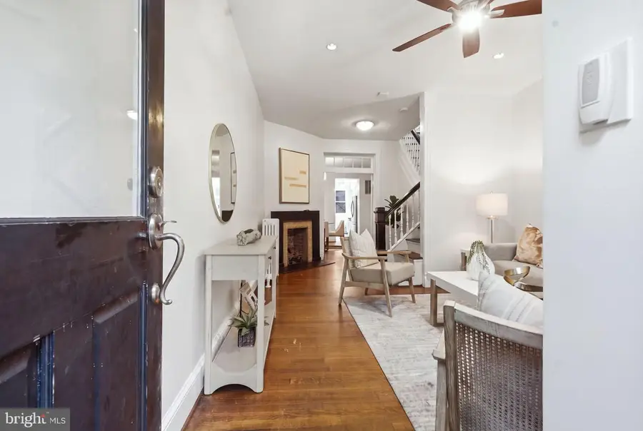 2152 Newport Pl Nw, Washington, DC 20037 - #3