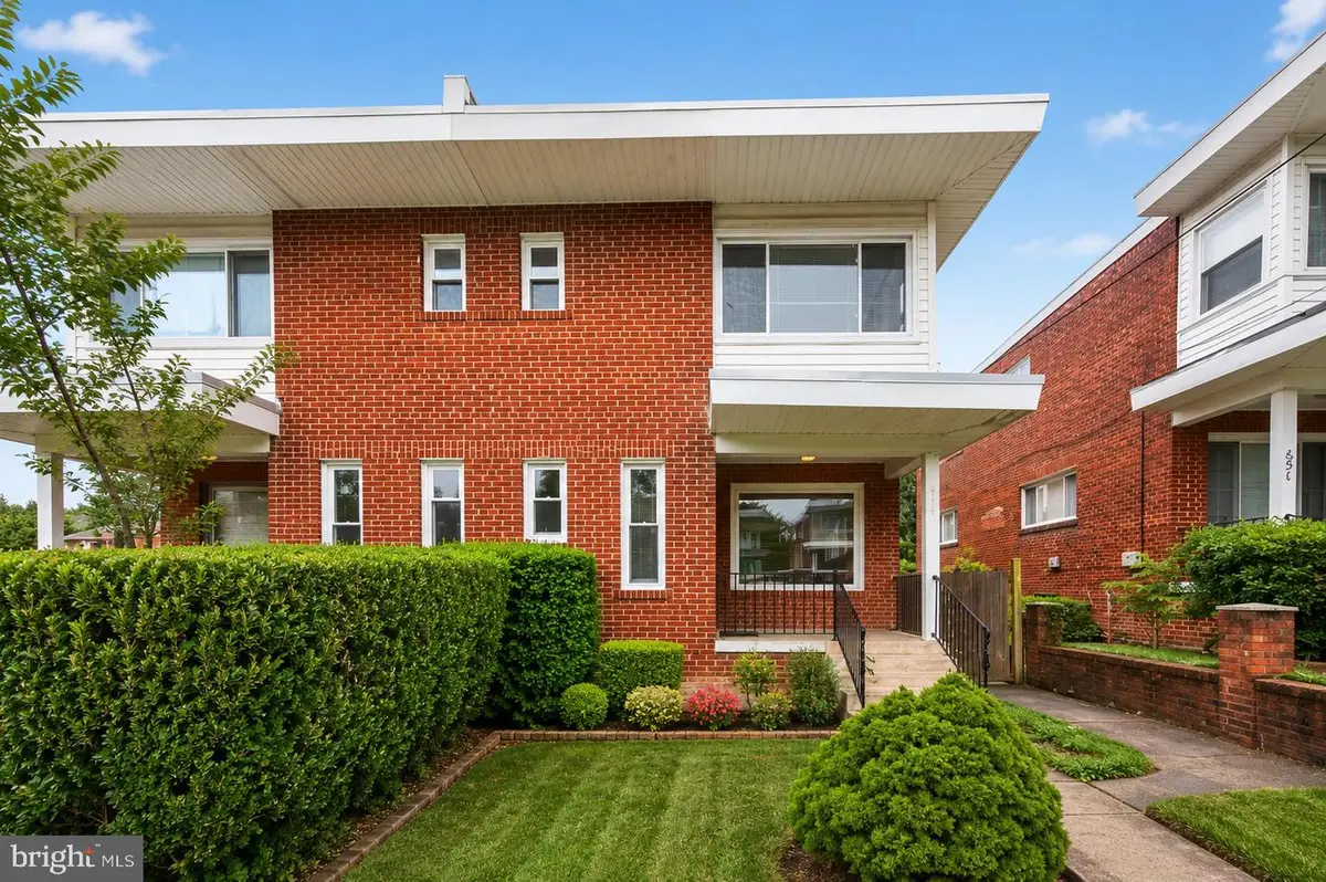 655 Kensington Pl Ne, Washington, DC 20011 - #1