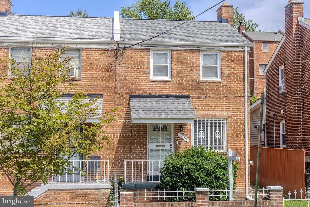 720 Burns St Se, Washington, DC 20019 - #1