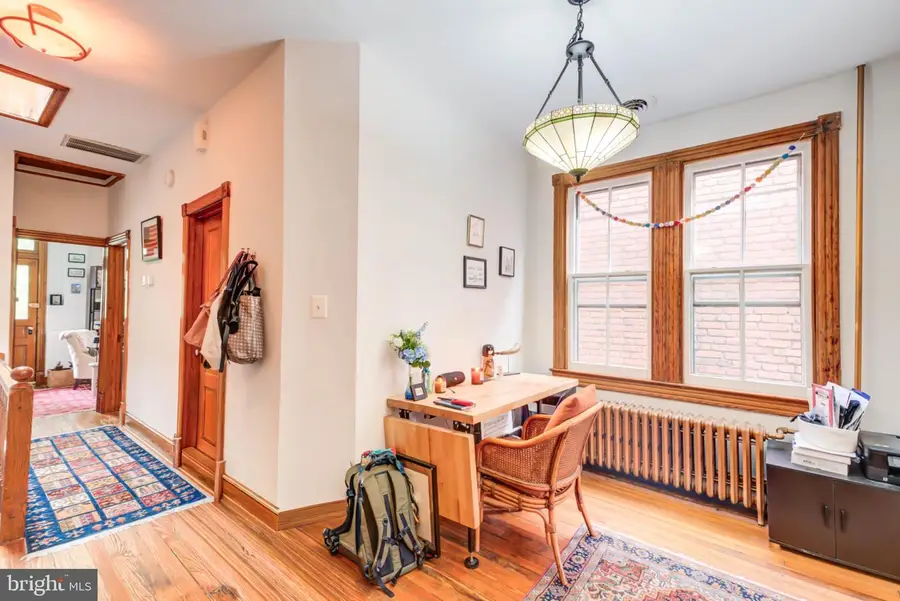 561 15th St Se, Washington, DC 20003 - #2