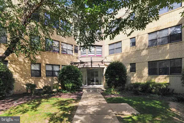 210-212 Oakwood St Se #318, WASHINGTON, DC 20032