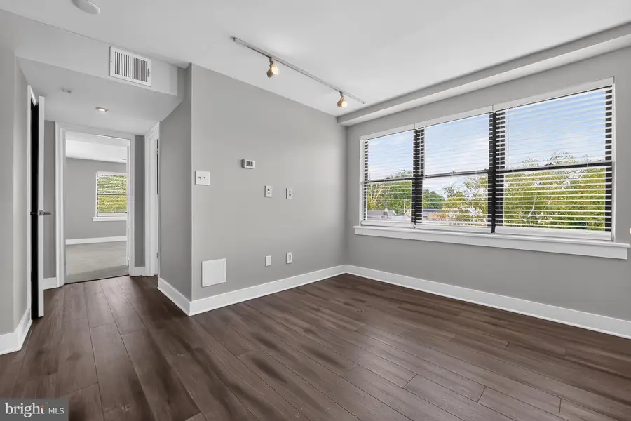 210-212 Oakwood St Se #318, Washington, DC 20032 - #3