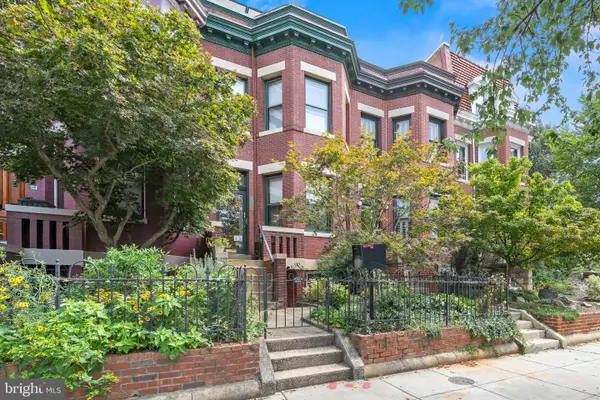 158 12th St Se, WASHINGTON, DC 20003