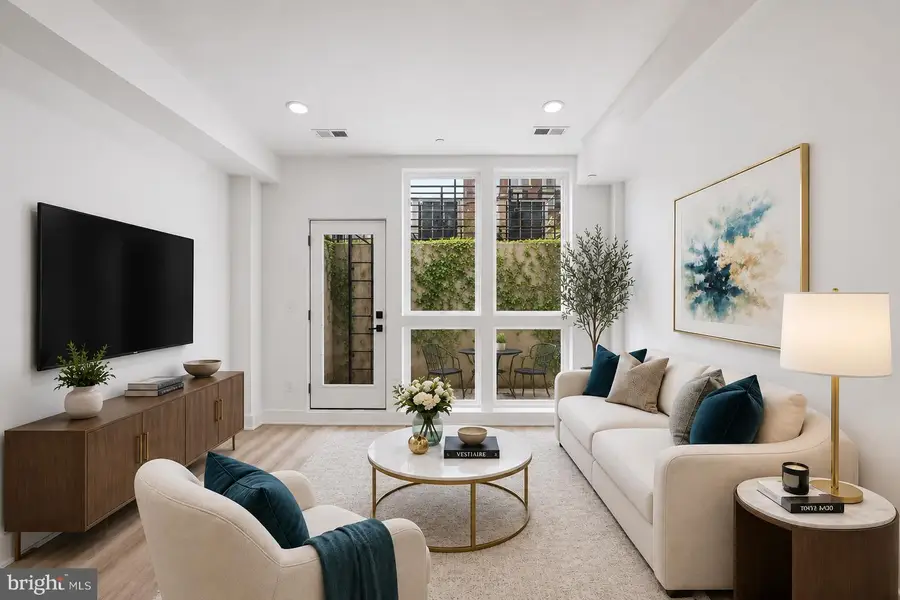 2105 M St Ne #3, Washington, DC 20002 - #2