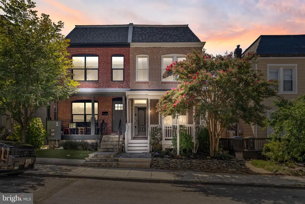 762 Gresham Pl Nw, Washington, DC 20001 - #1
