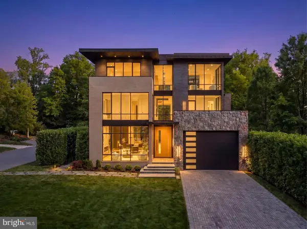 2717 Tennyson St Nw, WASHINGTON, DC 20015