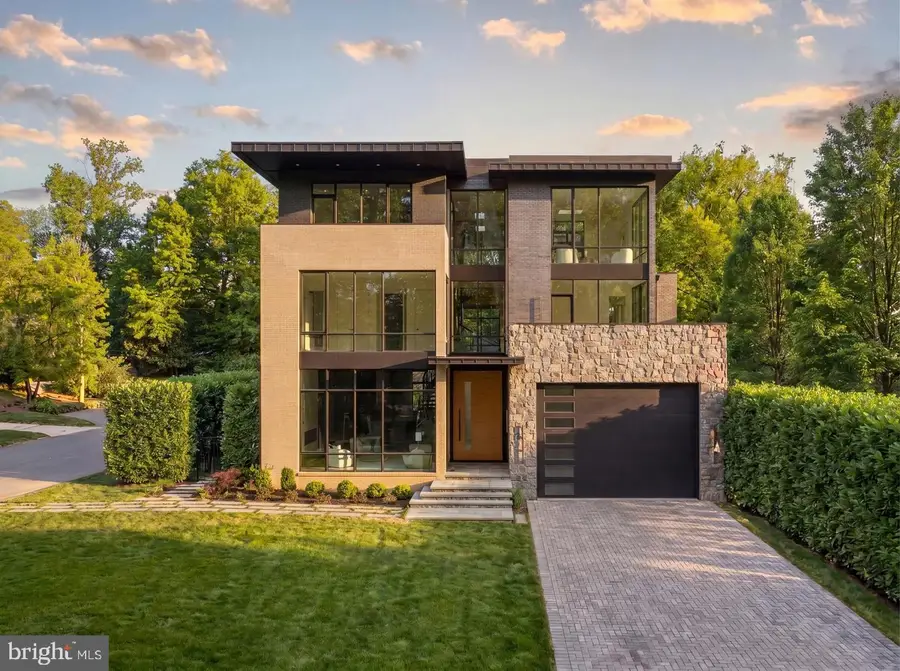 2717 Tennyson St Nw, Washington, DC 20015 - #2