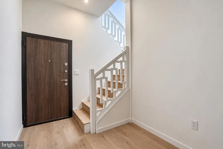 2117 M St Ne #penthouse, Washington, DC 20002 - #2