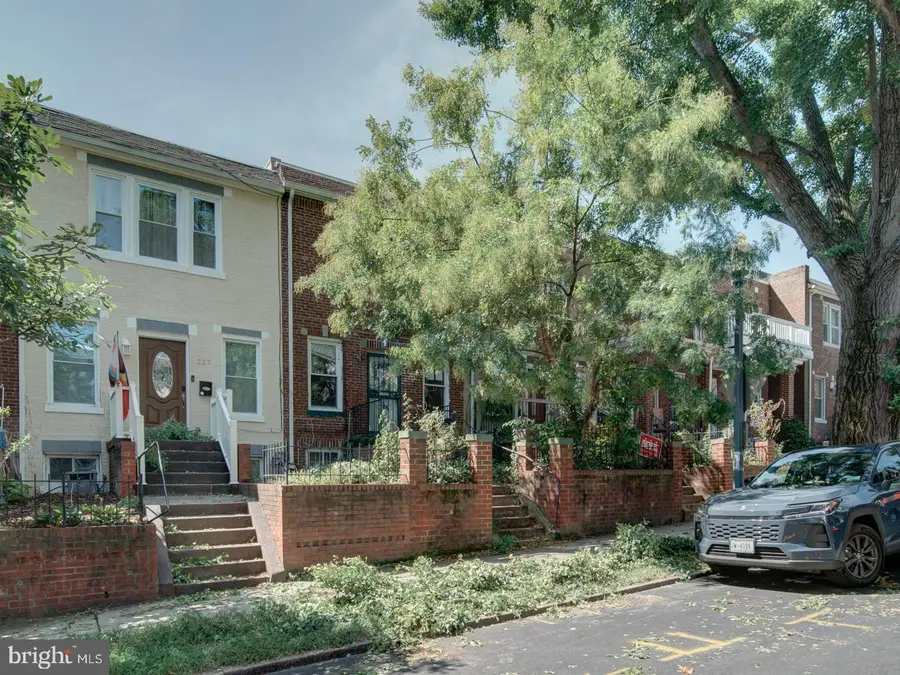 225 Cromwell Ter Ne, Washington, DC 20002 - #2