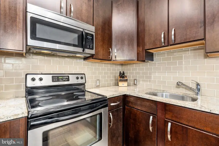 245 15th St Se #105, Washington, DC 20003 - #2