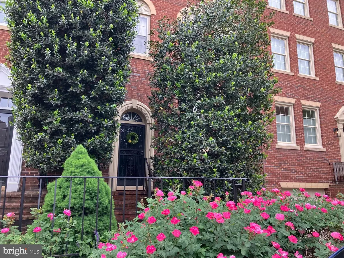 3616 Winfield Ln Nw, Washington, DC 20007 - #1
