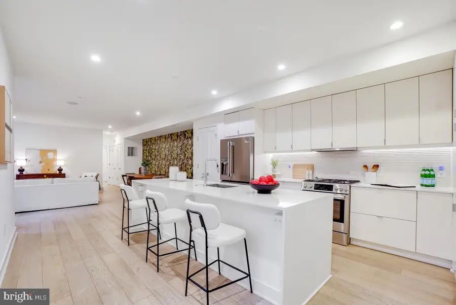 3554 10th St Nw #1, Washington, DC 20010 - #2