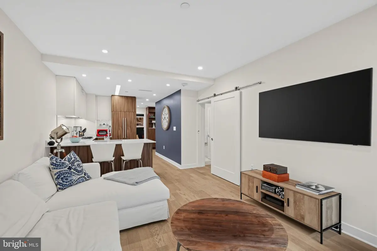 37 L St Se #401, Washington, DC 20003 - #1