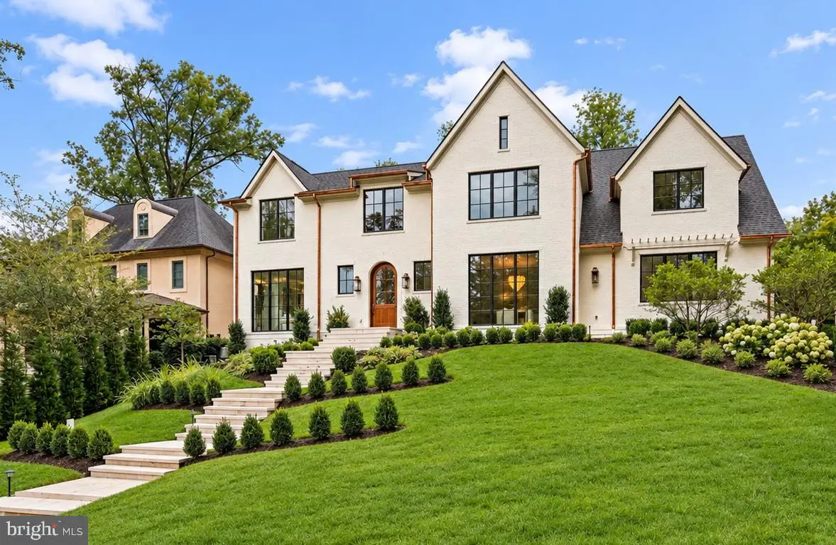2934 Glover Dr Nw, Washington, DC 20016 - #1