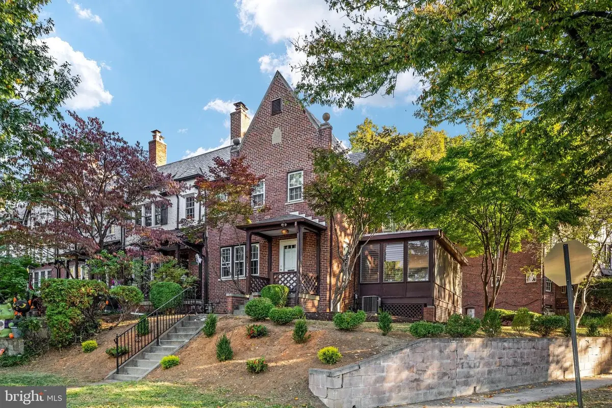 1533 Foxhall Rd Nw, Washington, DC 20007 - #1