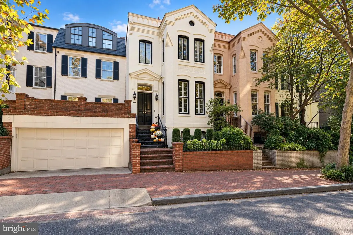 3108 Dumbarton St Nw, Washington, DC 20007 - #1