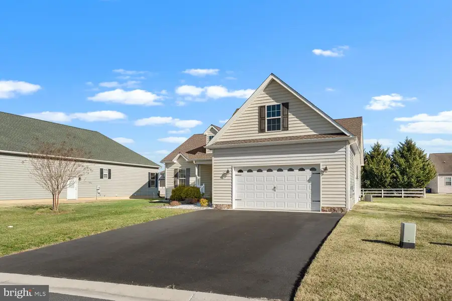 225 Ponds Edge Dr, Felton, DE 19943 - Image #2