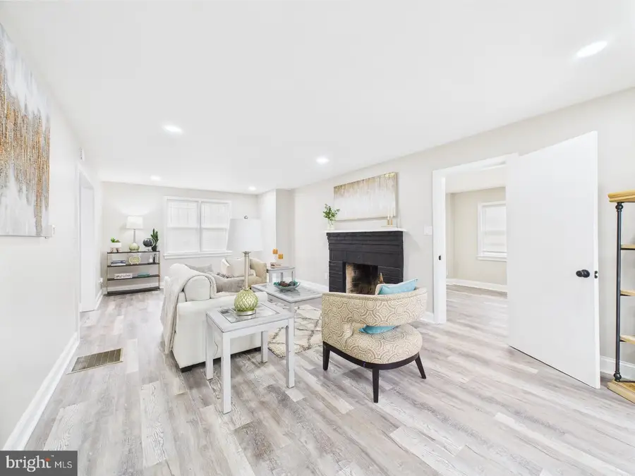 28 S Queen St, Dover, DE 19904 - #2