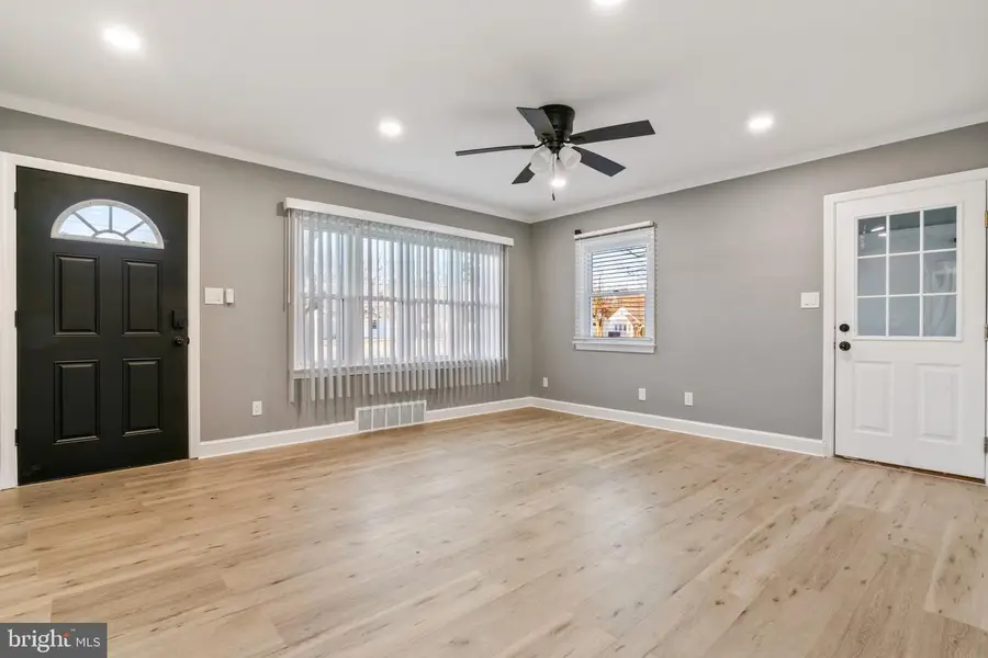 920 E Division St, Dover, DE 19901 - #3