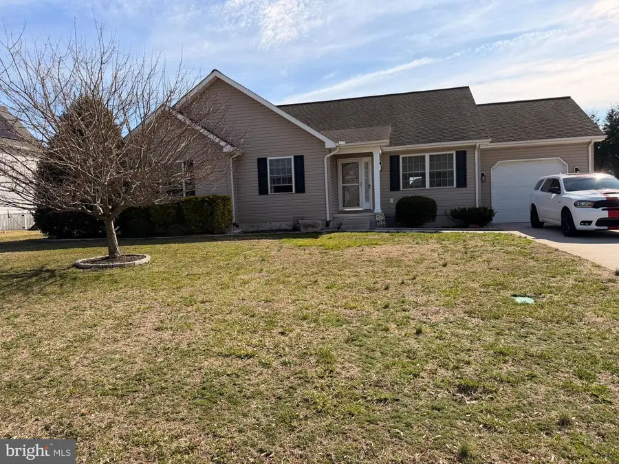 70 W Deer Trail Rd, Clayton, DE 19938 - #2