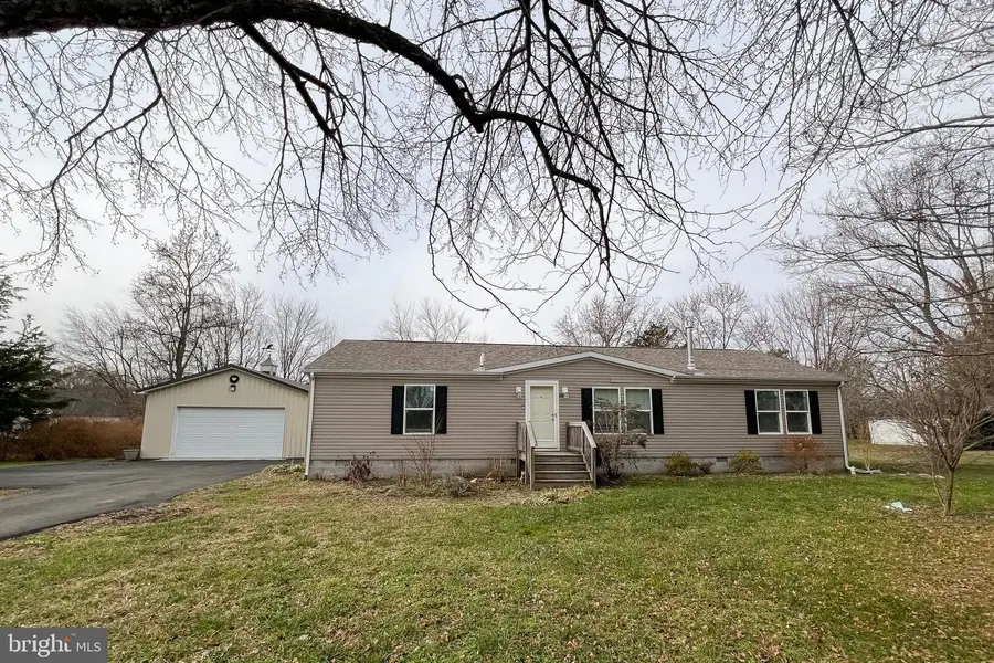 490 Walnut St, Felton, DE 19943 - #2