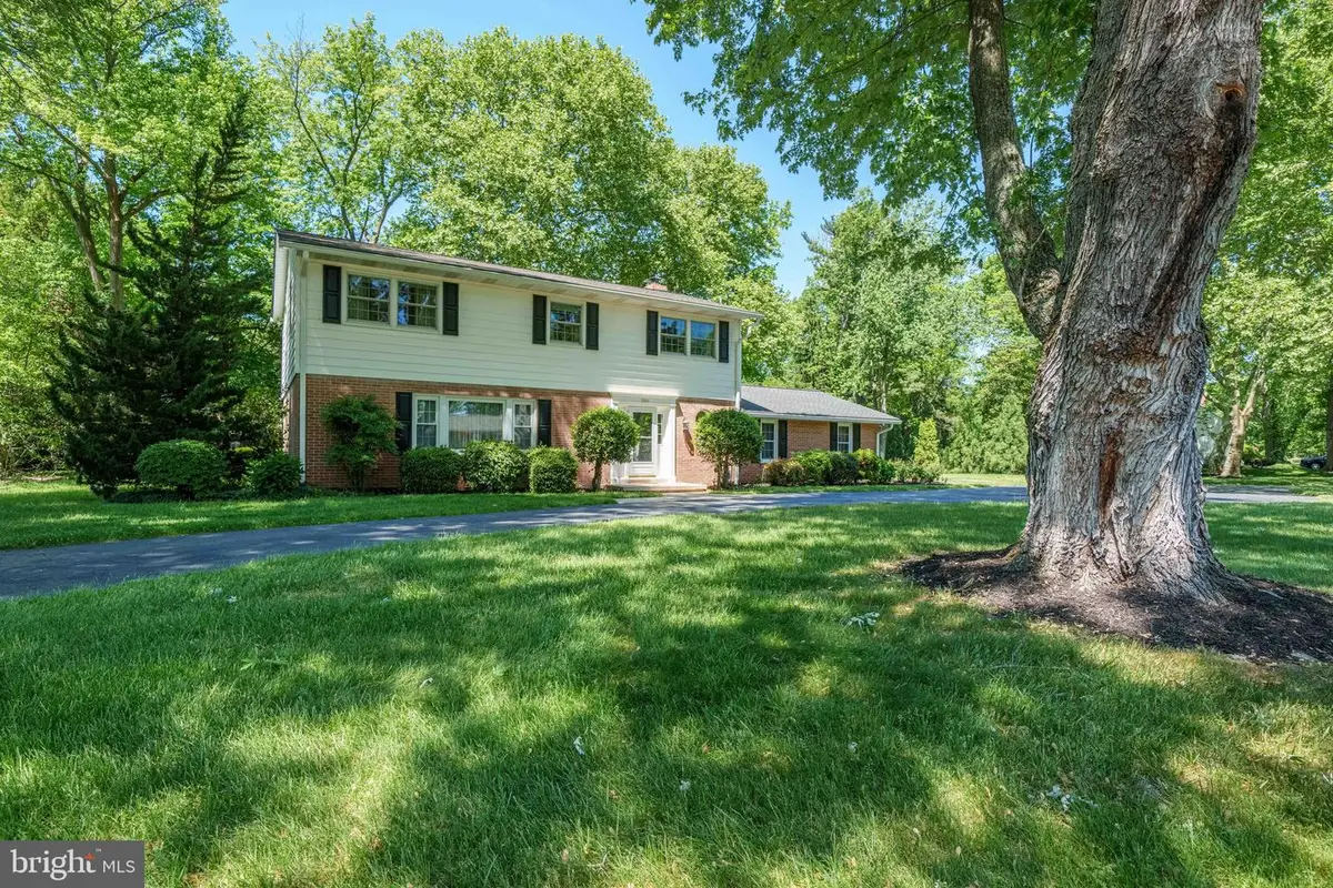 206 E Fairways Cir, Smyrna, DE 19977 - #1