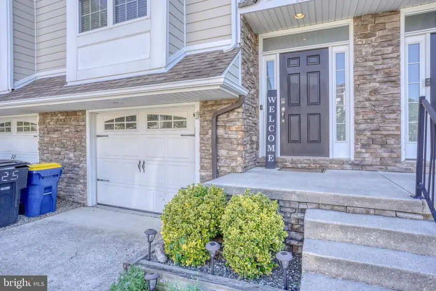 225 Thornton St, Dover, DE 19901 - #2