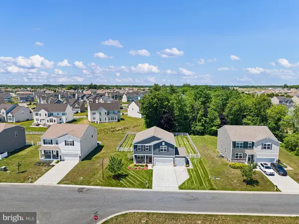 879 Red Maple Rd, SMYRNA, DE 19977