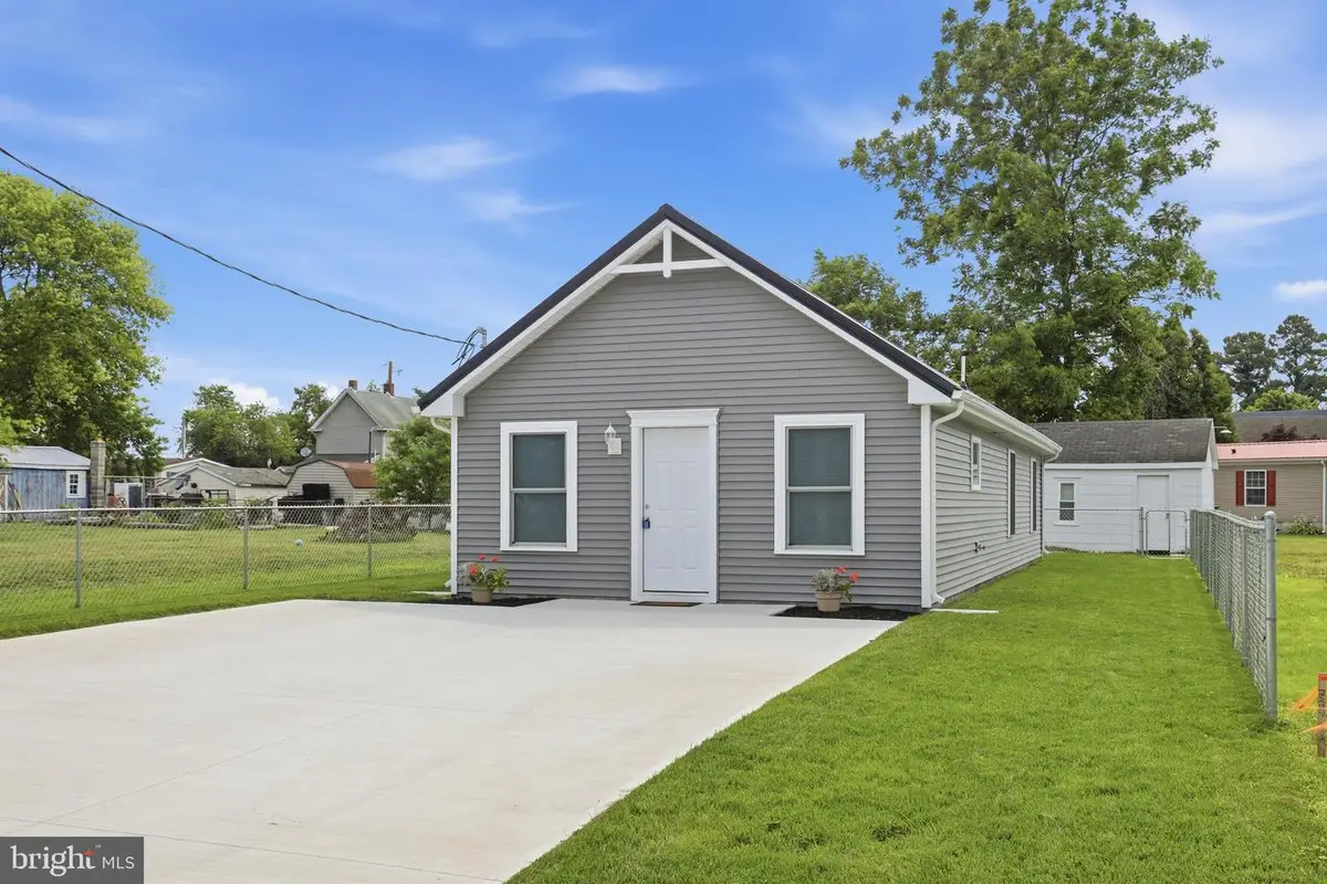 16 S Railroad Ave, Greenwood, DE 19950 - #1