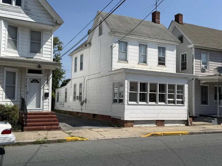 313 W Division St, Dover, DE 19904 - #3