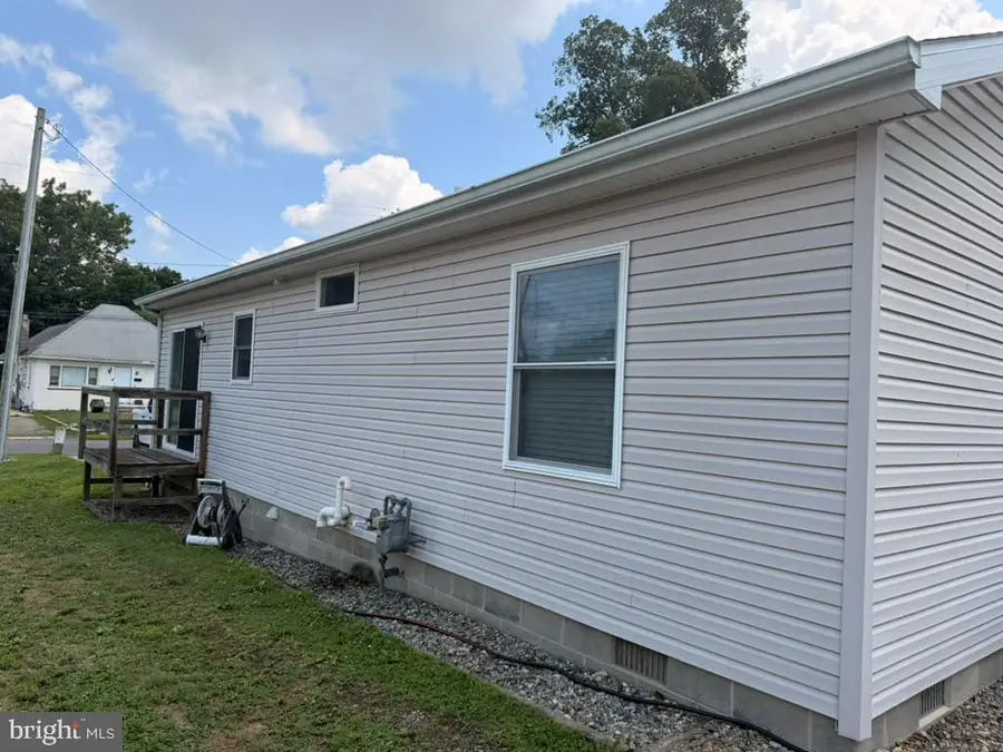 314 Broad St, Wyoming, DE 19934 - #2