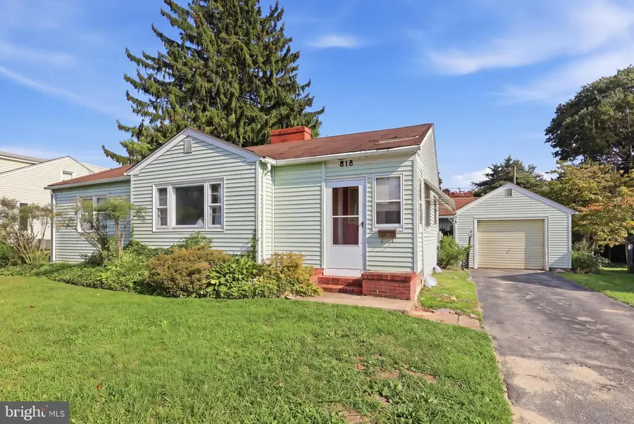 818 E Division St, Dover, DE 19901 - #2