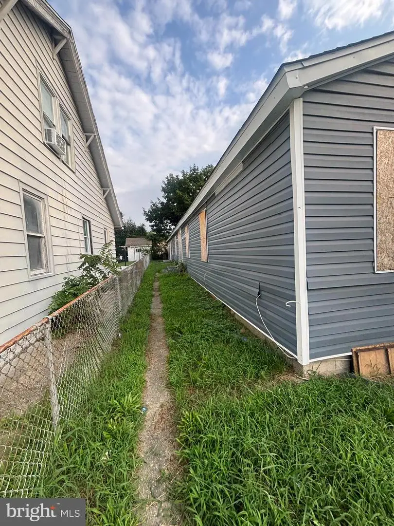 415 W Division St, Dover, DE 19904 - #3