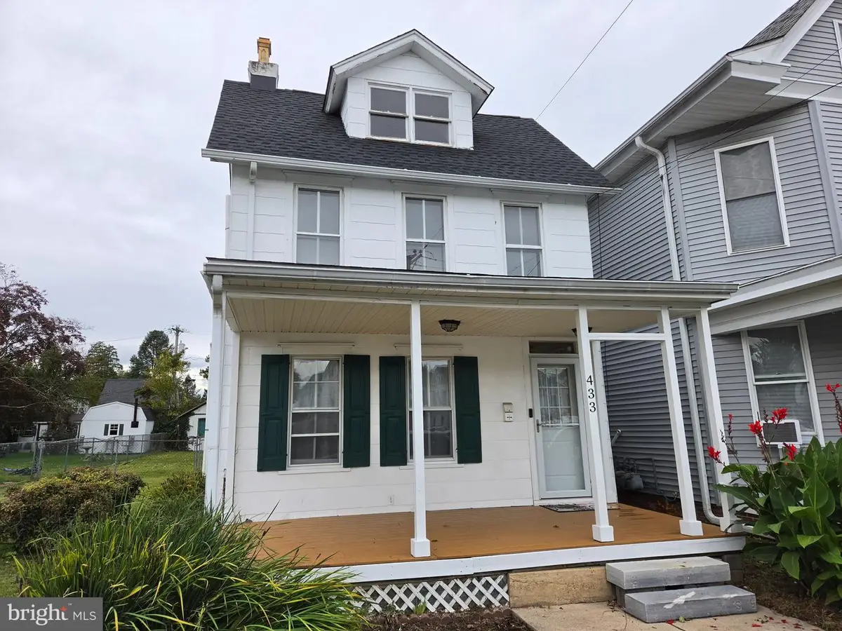 433 Main St, Clayton, DE 19938 - #1