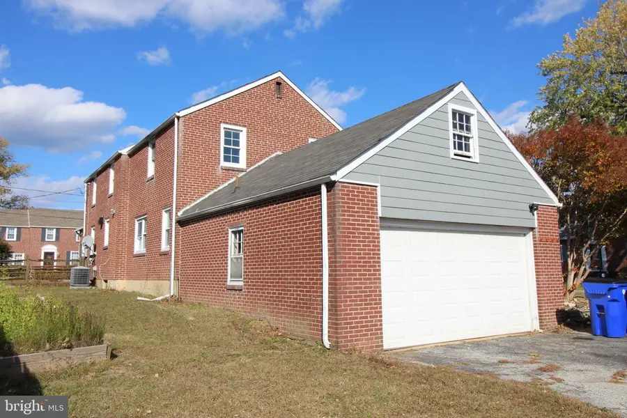 405 N Augustine St, Newport, DE 19804 - Image #2