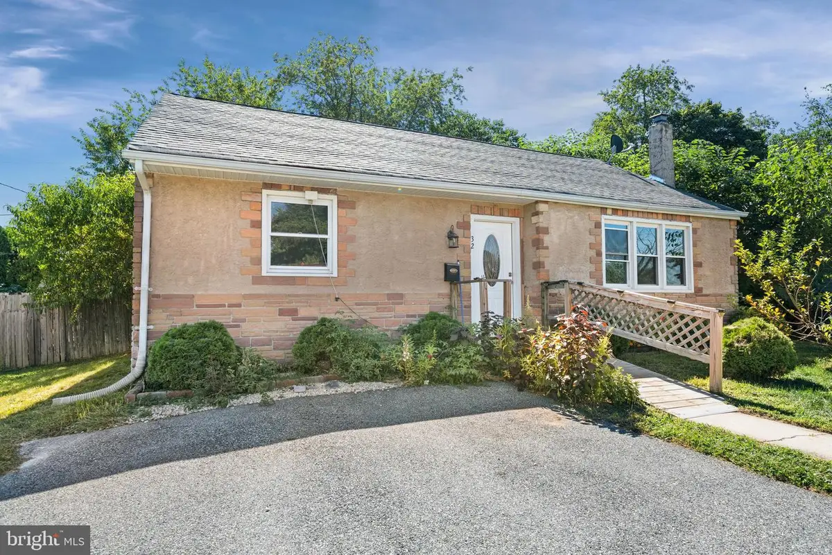 32 Paul Rd, New Castle, DE 19720 - Image #1