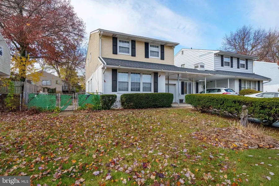 737 E Birchtree Ln, Claymont, DE 19703 - Image #2